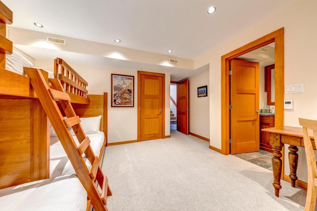 Villa Snowy Creek 14 Whistler Exterior foto