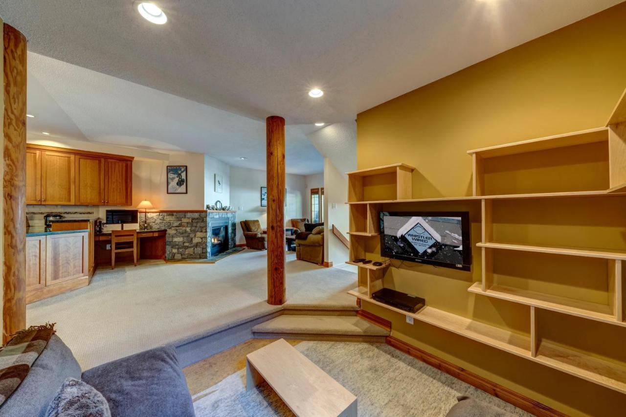 Villa Snowy Creek 14 Whistler Exterior foto